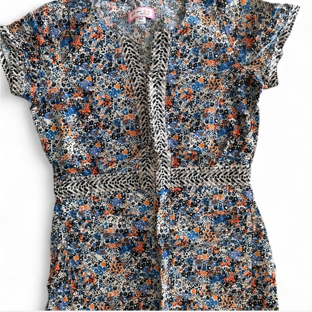 Multicolor Patterned Scrub Top